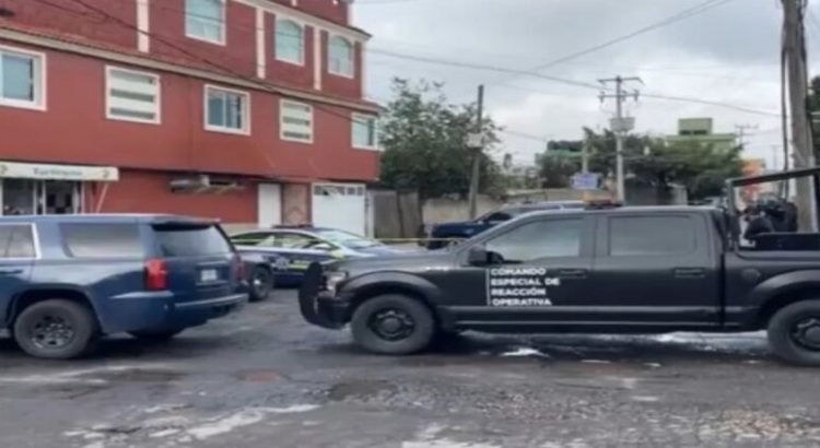 Victiman a empresario dentro de su auto en Toluca