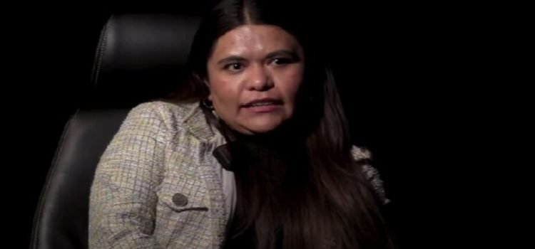 Ex-empleada del ayuntamiento de Toluca acusa que ex-alcalde bajo proceso manipulaba contratos