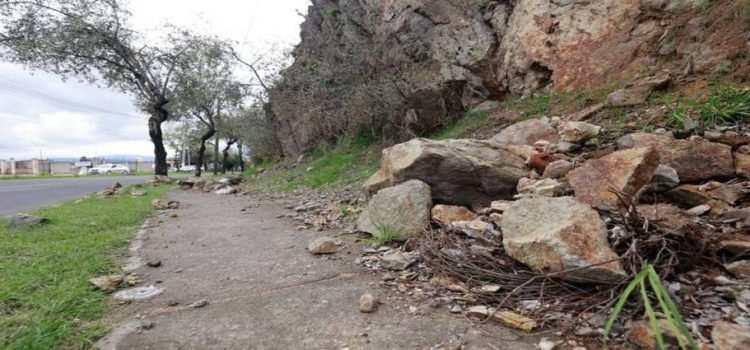 Detectan puntos susceptibles de desprendimiento de rocas en Toluca