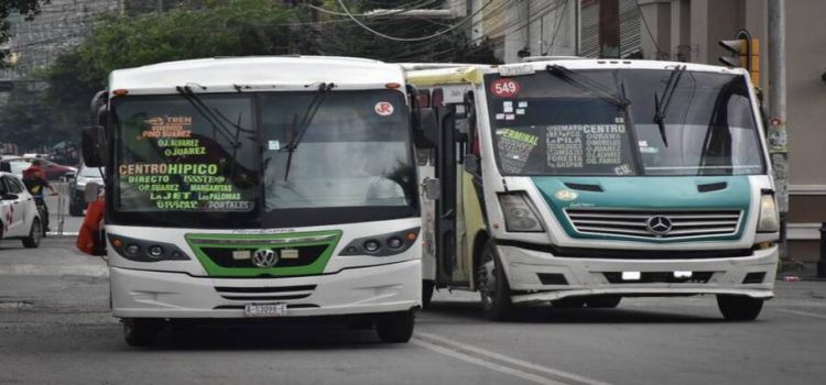 Mantienen “alineados” a autobuses en zona centro de Toluca