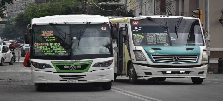 Mantienen “alineados” a autobuses en zona centro de Toluca