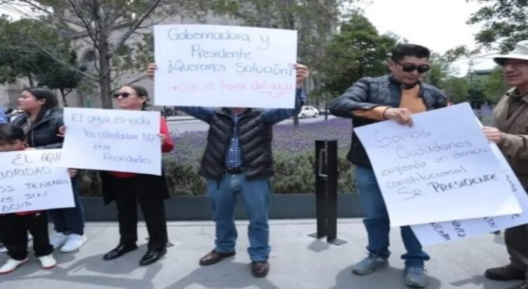 Habitantes exigen agua para 10 colonias de Toluca; rechazan reasignación de recursos