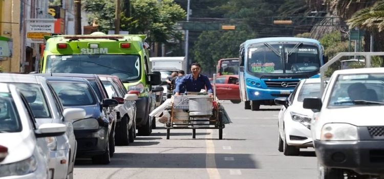 Comerciantes de Toluca rechazan ciclovía