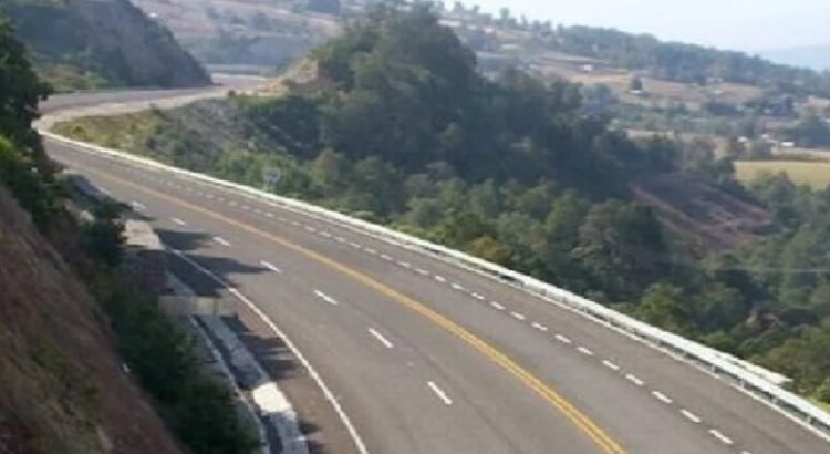 Anuncian cierres nocturnos en autopista Toluca-Zitácuaro por mantenimiento
