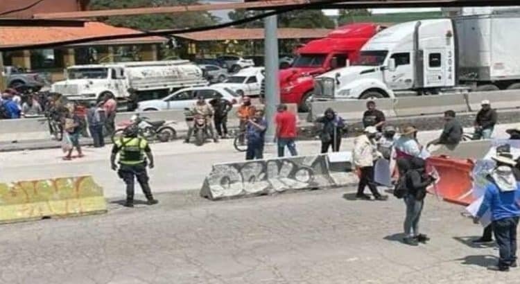 Habitantes de Chalco bloquean de nueva cuenta la autopista México- Cuautla