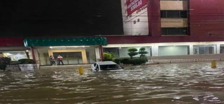 De nuevo! inundación en Chalco; se desborda canal en San Mateo Tezoquiapan De nuevo! inundación en Chalco; se desborda canal en San Mateo Tezoquiapan