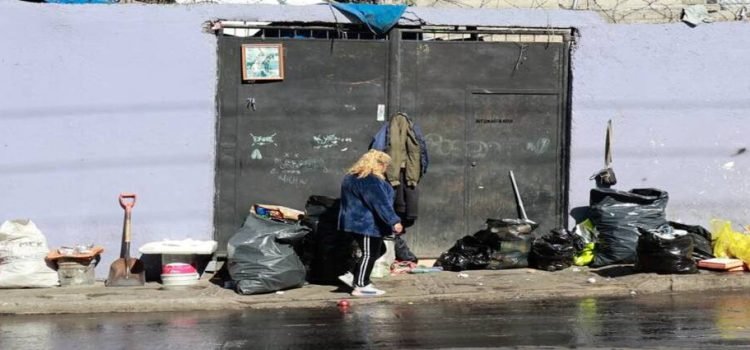 Empleados de limpia de Toluca “extorsionan” a recolectores de basura