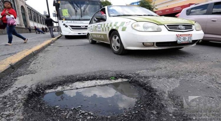 Realizan censo de baches Toluca para darles solución