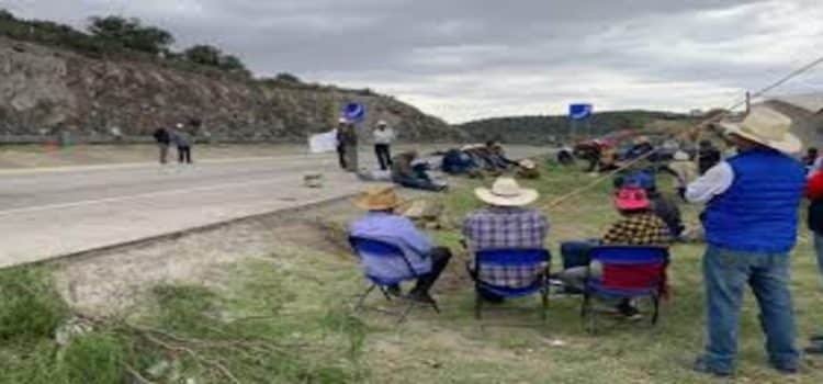 Ejidatarios de Puebla, Tlaxcala, Hidalgo y Edomex NO acudieron a reunión con Gobierno Federal Ejidatarios de Puebla, Tlaxcala, Hidalgo y Edomex NO acudieron a reunión con Gobierno Federal