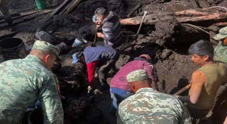 Fallece bebé y rescatan a tres en deslave de Jilotzingo
