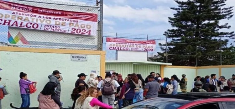 Entregan monederos electrónicos a damnificados de Chalco, Edomex