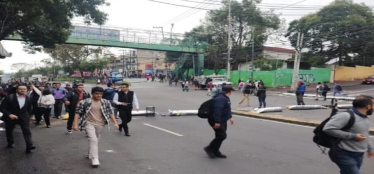 Pobladores de Álvaro Obregón se vuelven a manifestar por desabasto de agua