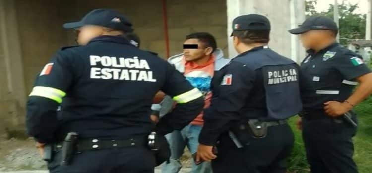Detienen a hombre intoxicado por presuntamente allanar una casa en Toluca