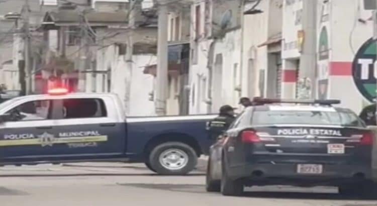 Encuentran a hombre victimado y abandonado dentro de una camioneta en Toluca