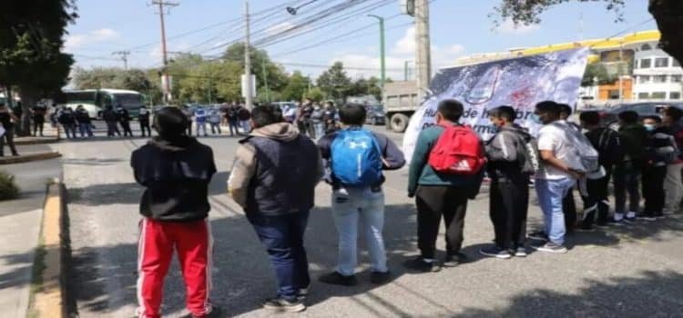 Normalistas levantan huelga de hambre; firman minuta de trabajo con gobierno estatal