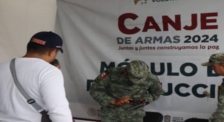 Entregan casi 5 MDP a ciudadanos de Edomex por intercambio de armas.