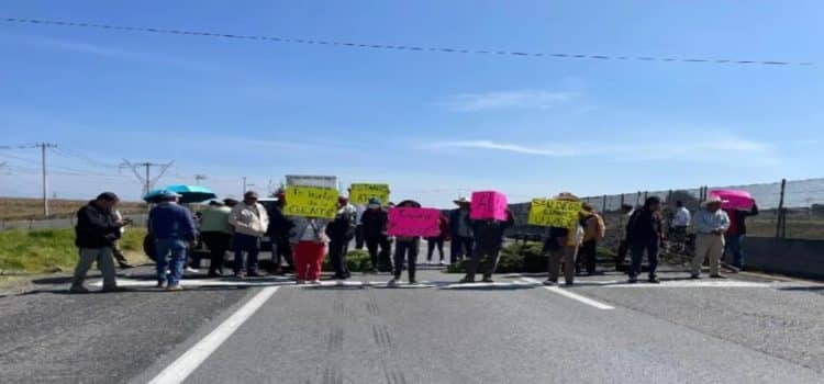 Habitantes denuncian desvíos de recursos por calles inconclusas en Toluca