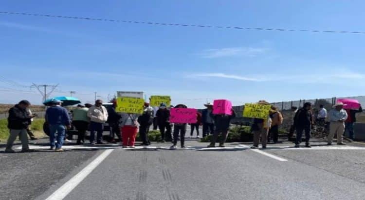 Habitantes denuncian desvíos de recursos por calles inconclusas en Toluca