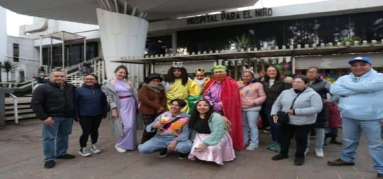 Reyes Magos visitan el Hospital del Niño de Toluca