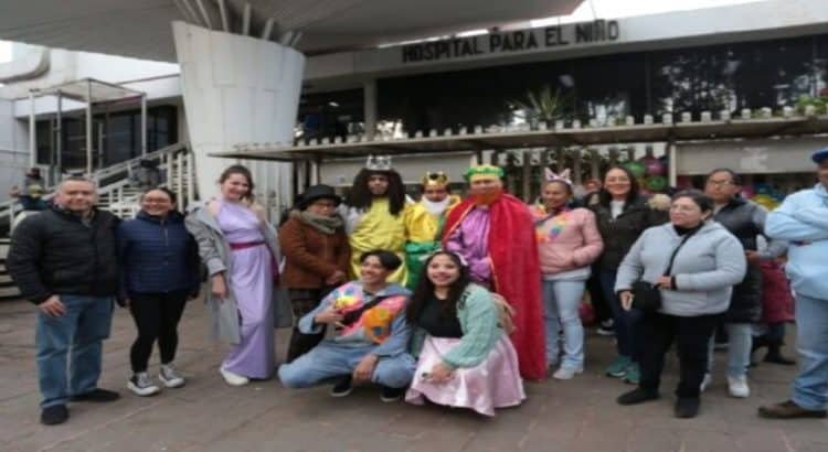 Reyes Magos visitan el Hospital del Niño de Toluca