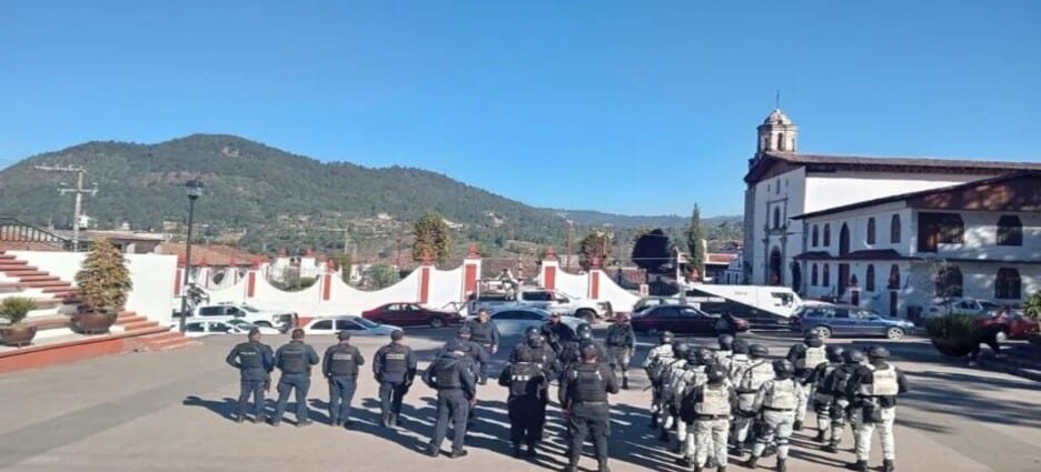 Despliegan a elementos de seguridad en Amanalco, Edomex