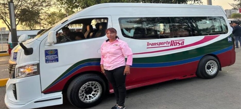 Gobernadora Delfina Gómez presenta Transporte Rosa; contara con ruta de Indios Verdes a Acolman