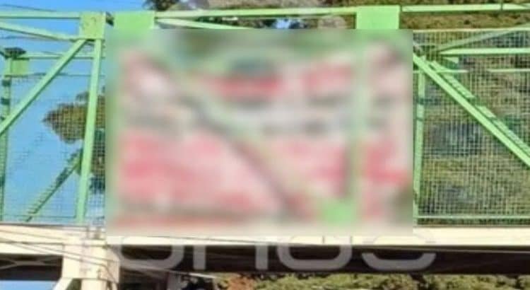 Cuelgan lonas con mensajes intimidatorios en Toluca
