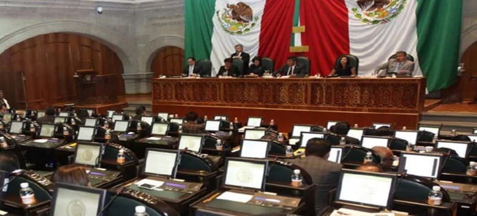 Grupos parlamentarios aprueban eliminar delito de ultrajes del Código Penal en Edomex