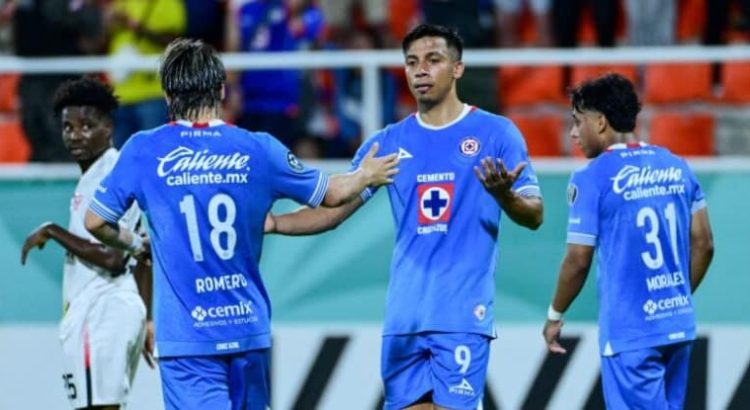 Cruz Azul toma ventaja en la Concachampions