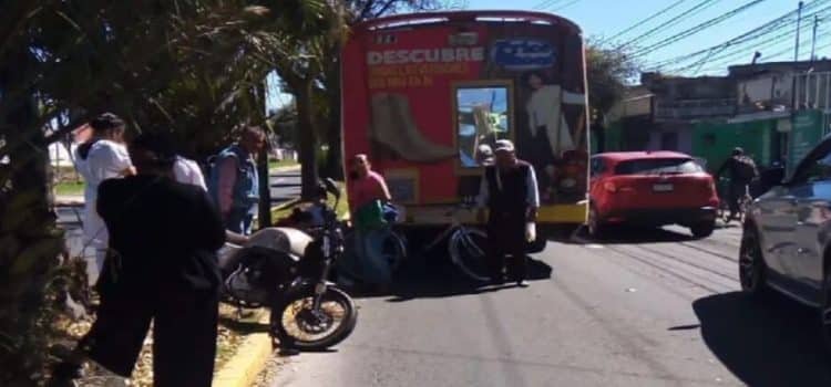 Denuncian a empresa de Transporte por no responsabilizarse tras el atropellamiento de un estudiante en Toluca