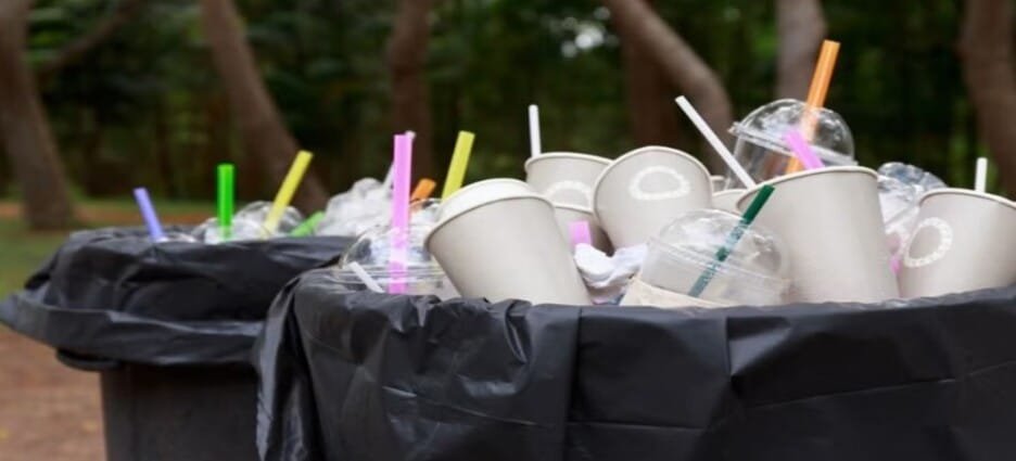 Entran en vigor nuevas multas por regalar bolsas de plástico y popotes en el Edomex