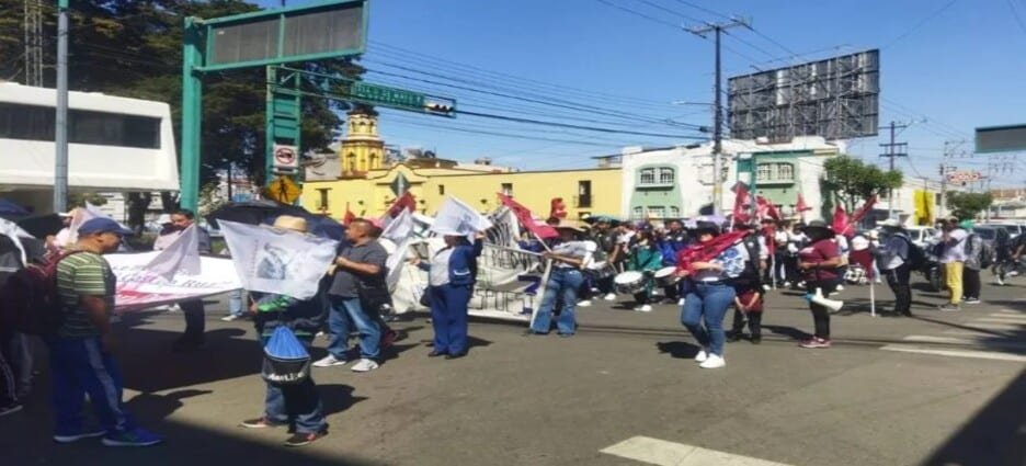 Organizaciones magisteriales vuelven a marchar tras no recibir respuesta de Autoridades en Toluca