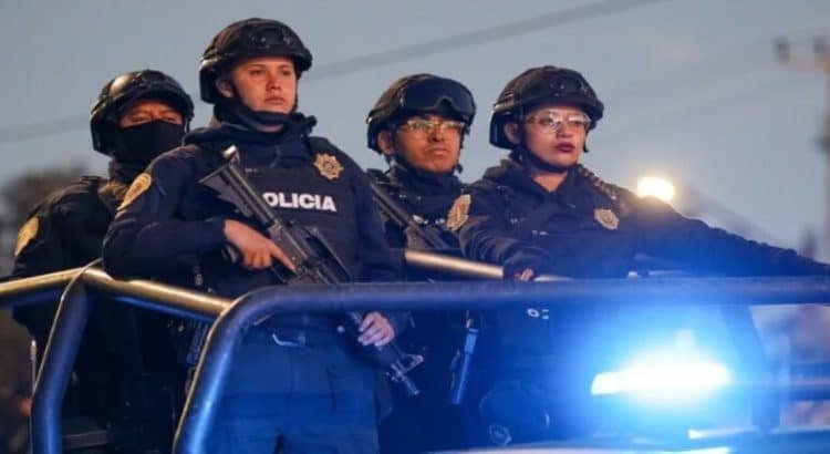 Entregan 214 unidades de seguridad en Toluca