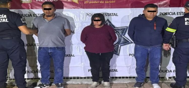 Detienen a 3 por el asesinato de una mujer en taquería de Toluca