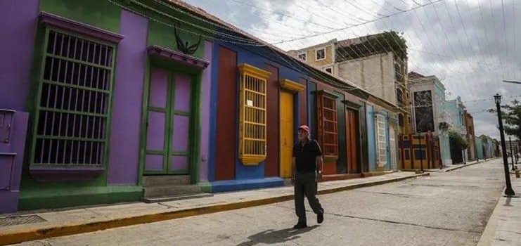 Venezuela reduce jornada laboral en el sector público por emergencia climática
