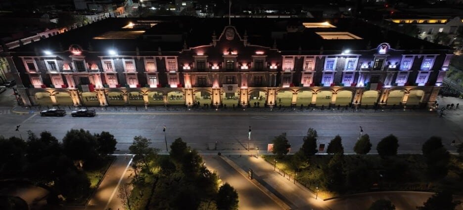 Maestros de Toluca acuerdan mesas de trabajo con la gobernadora