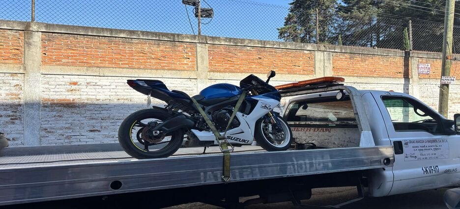 Detienen a 2 personas durante operativos de inspección en Toluca; se aseguraron 3 motocicletas