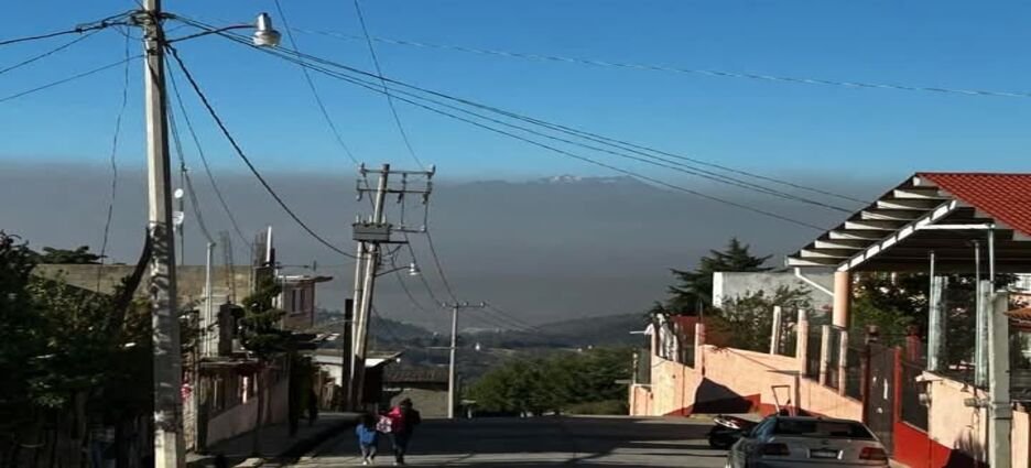 Persiste mala calidad del aire en Toluca tras incendio en depósito de Xonacatlán