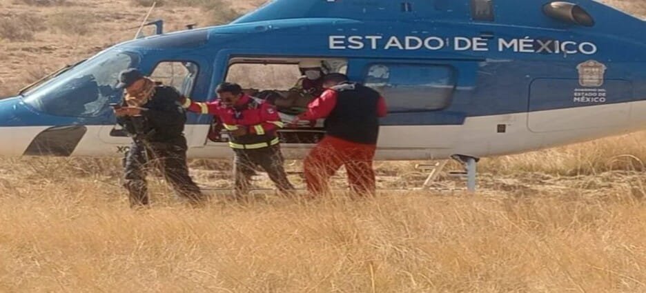 Volcadura de tráiler deja 2 personas lesionadas en autopista Toluca-Palmillas