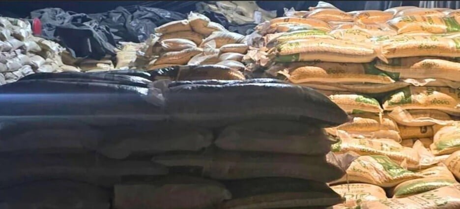 Incautan 100 toneladas de maíz en bodega de ex-alcalde de Almoloya de Alquisiras