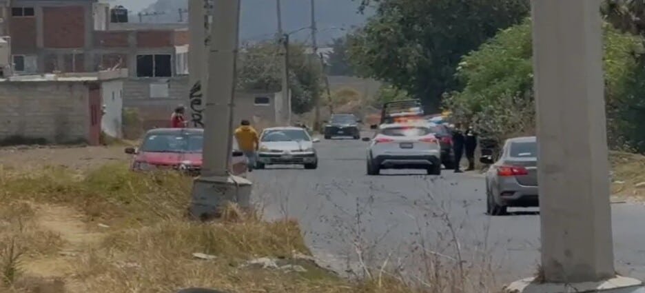 Encuentran cuerpo en canal de aguas negras en Toluca