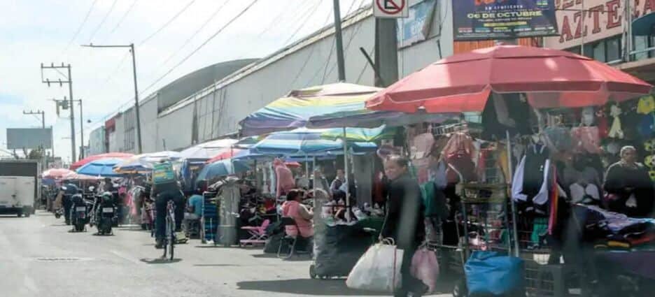 Incrementan Operativos contra Comercio Informal en Mercado Juárez de Toluca