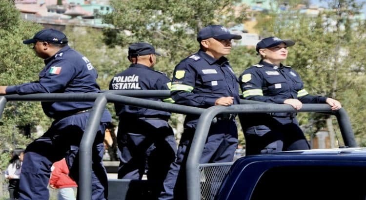 Policías irrumpen al interior de oficinas de Agua y Saneamiento en Toluca