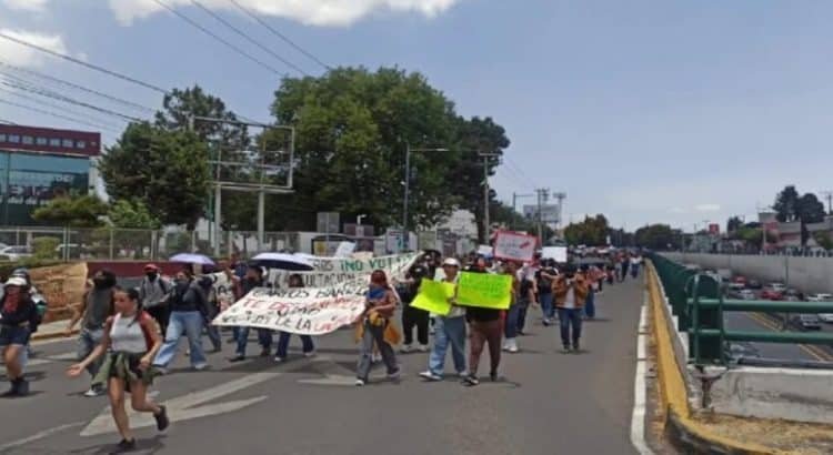 Estudiantes de UAEMex toman edificio de Rectoría