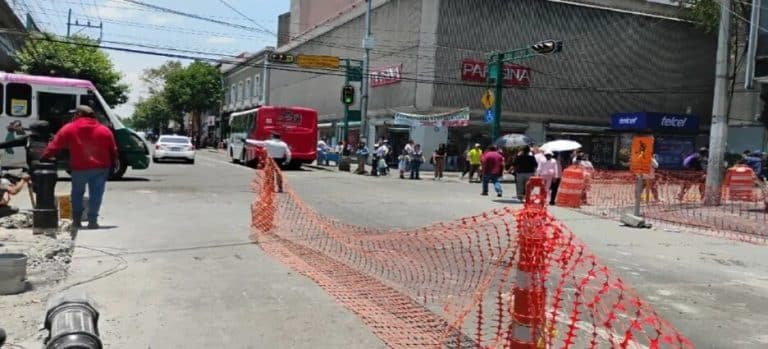 Cierran temporalmente avenida Hidalgo por instalación de cruces inteligentes en Toluca