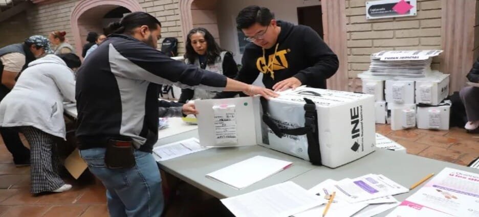 Inicia entrega de paquetes electorales a presidentes de mesas directivas de casilla en Edomex