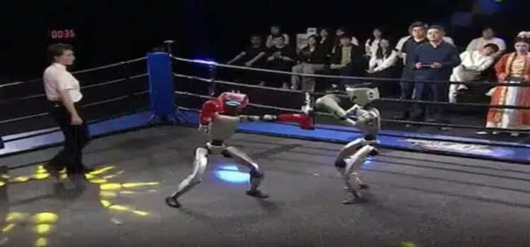 China celebra el primer combate de kickboxing entre robots humanoides del mundo China celebra el primer combate de kickboxing entre robots humanoides del mundo