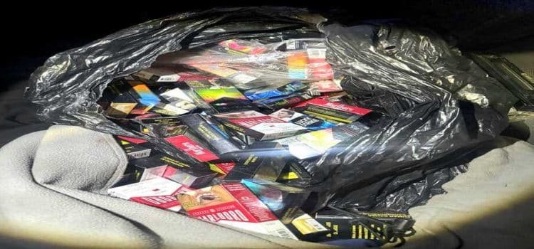 Detienen a presunto ladrón y recuperan mercancía en Toluca