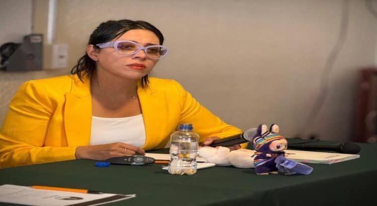 Eréndira Fierro exige continuar en elección de UAEMex