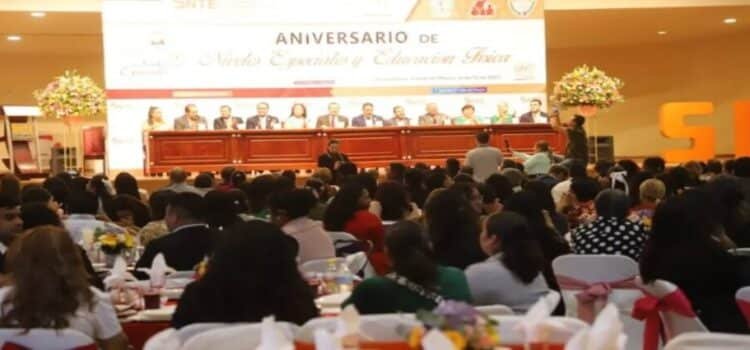 Conmemoran aniversario de niveles especiales y educación física en SNTE sección 17 de Toluca
